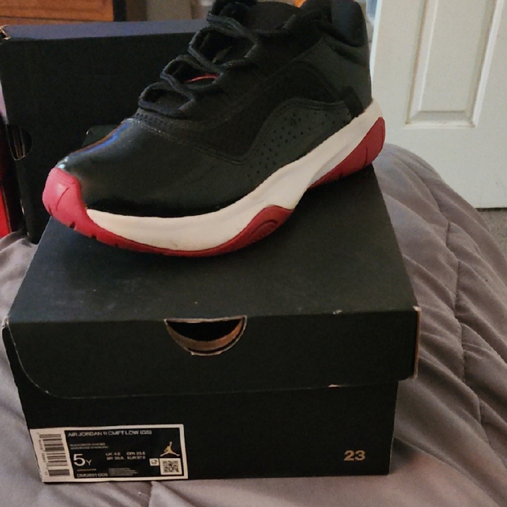 Nike Kids Sneakers Black and Red